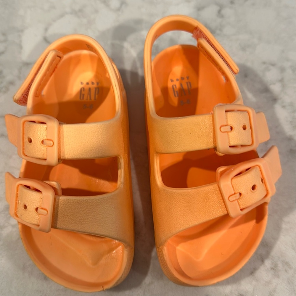 Like new baby GAP sandals. Toddler size 5-6